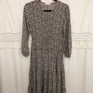 🌻Sweet Salt Gray/Greige Ditsy Floral Dress, Size 4🌻
